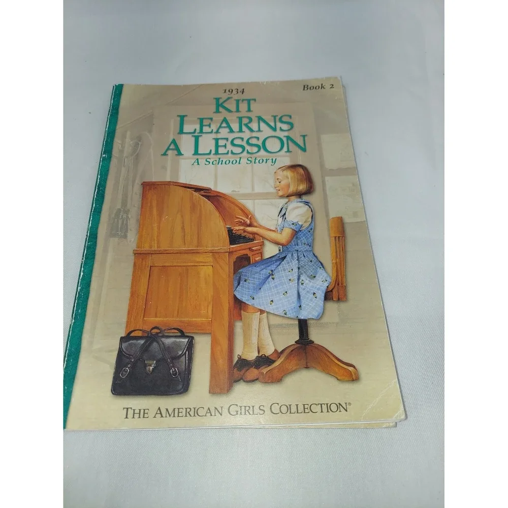 Meet Kit: An American Girl 1934 (The American Girls Collection, Book 1) -‎ GOOD